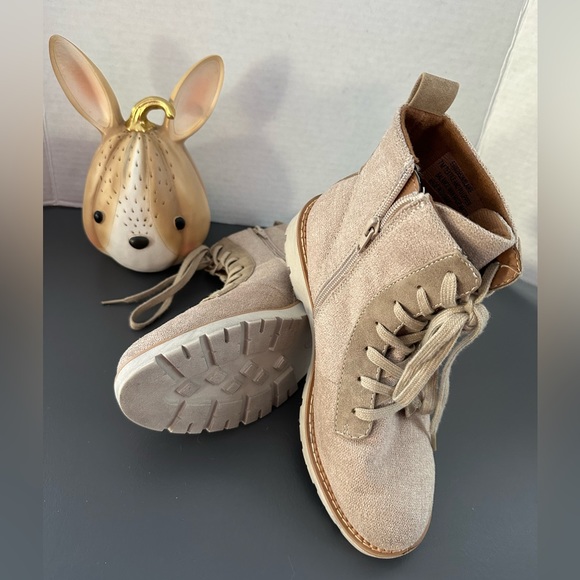 EuroSoft Womens Blaike Chic Military Boots
Color: Stone Taupe Suede. Size 7M - Picture 2 of 10